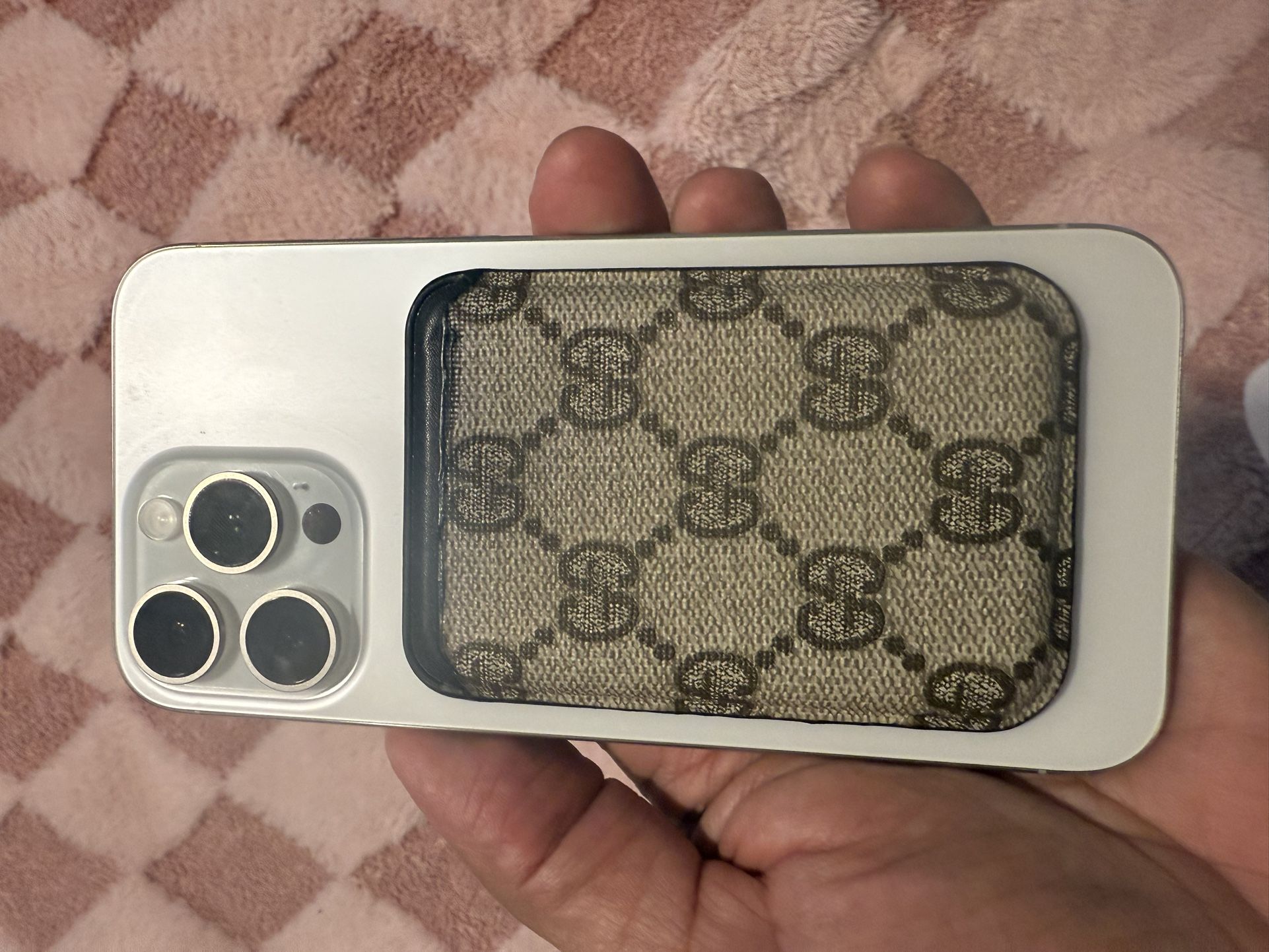 Gucci card holder MagSafe