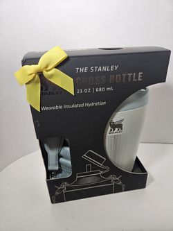 Stanley Cross Bottle 23 Oz With Strap- Color Mist