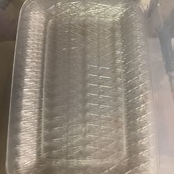 70pcs clear plastic serving tray featuring a crystal-cut or diamond-shaped geometric pattern.