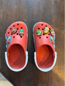 Super Mario C10 crocs