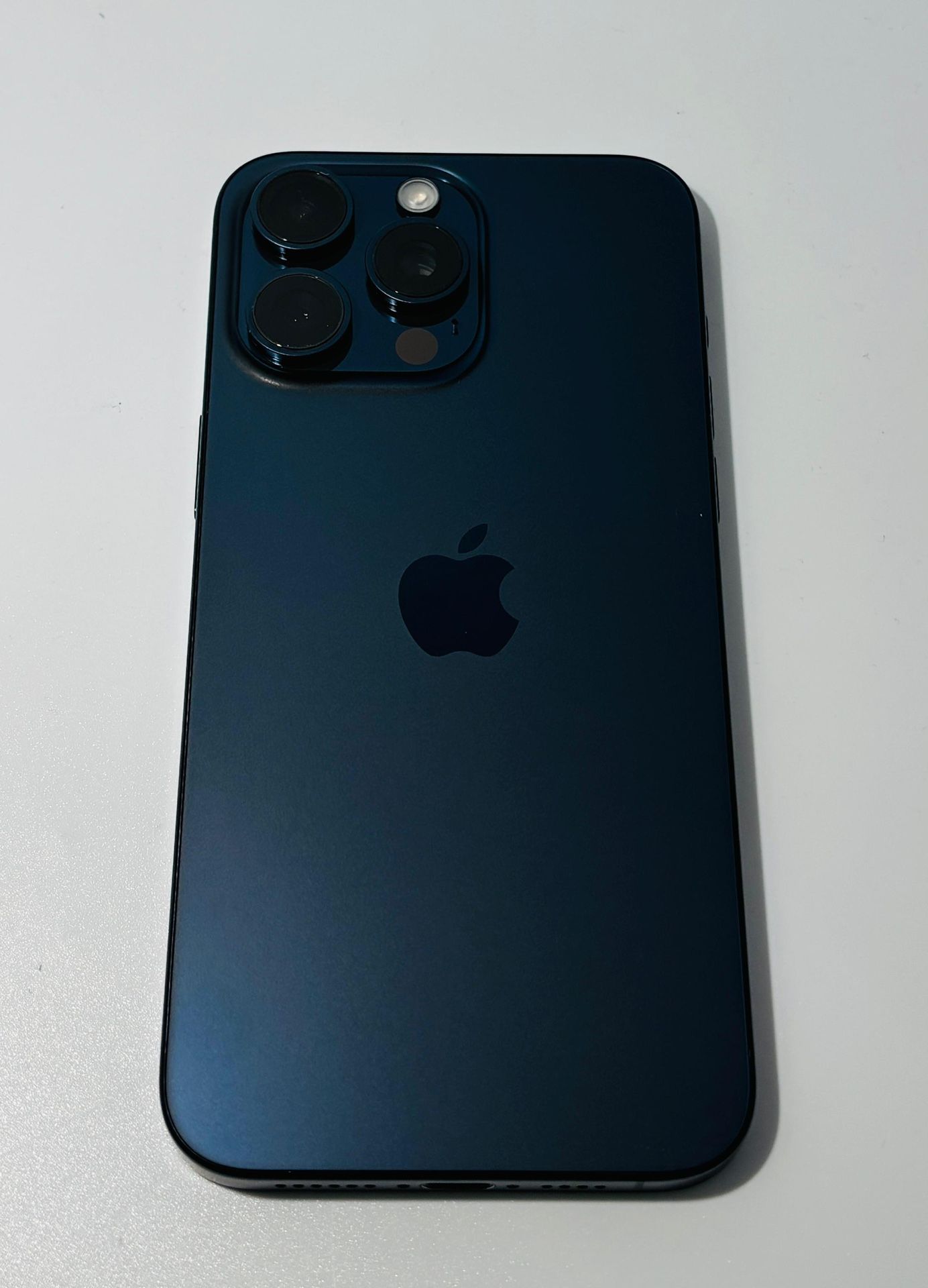 Apple iPhone 15 PRO MAX 512GB UNLOCKED Fully Functional