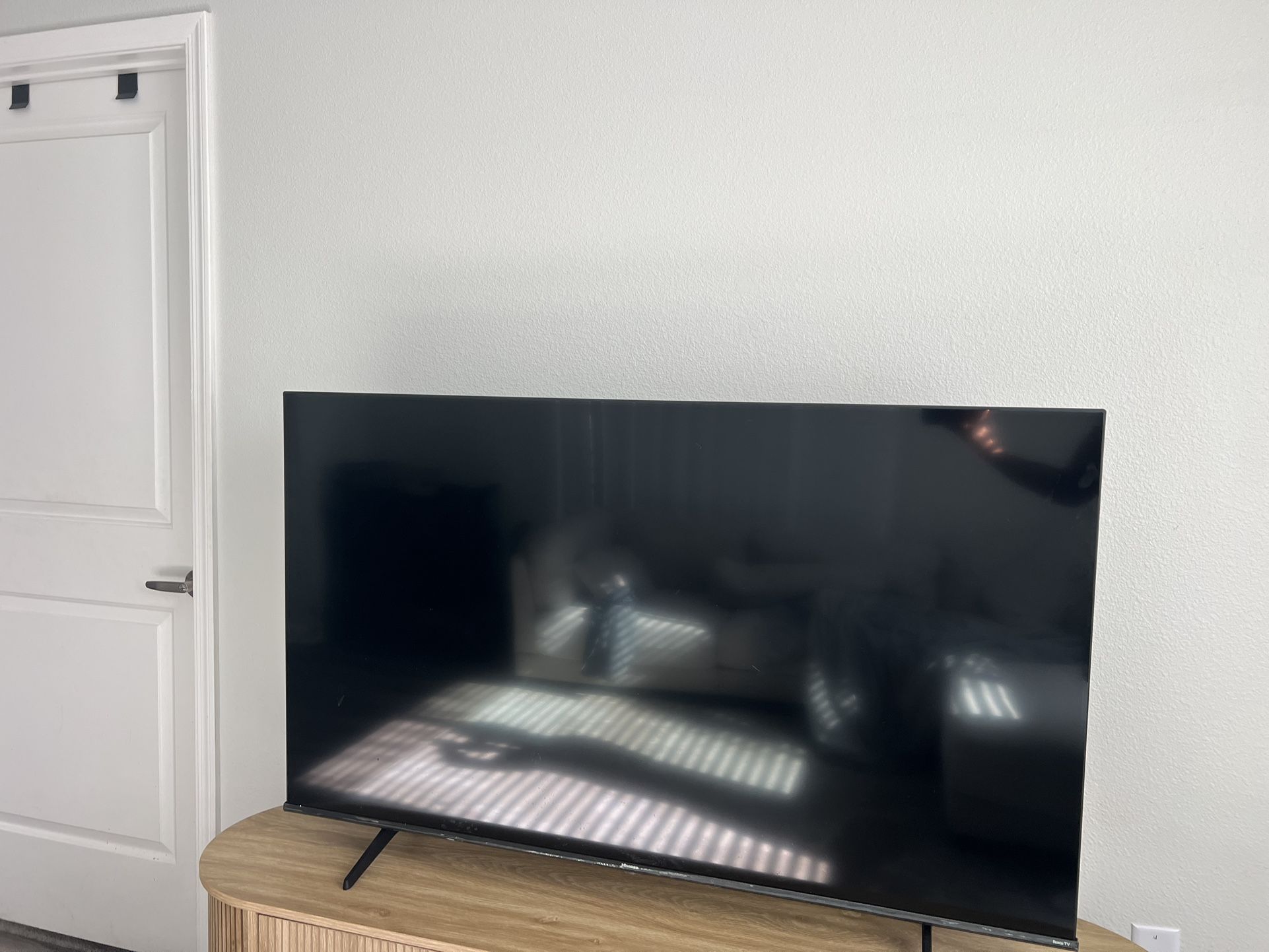 58 Inch Hisense Roku  tv