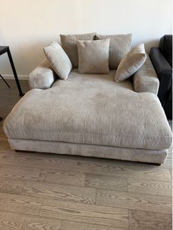 Stigler Upholstered Chaise Lounge (Wayfair)