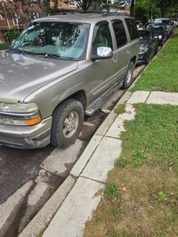 Vendo taheo 2001 tiene 142 millas todo le trabaja bien