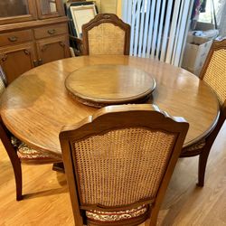 Dining Room Table & Chairs