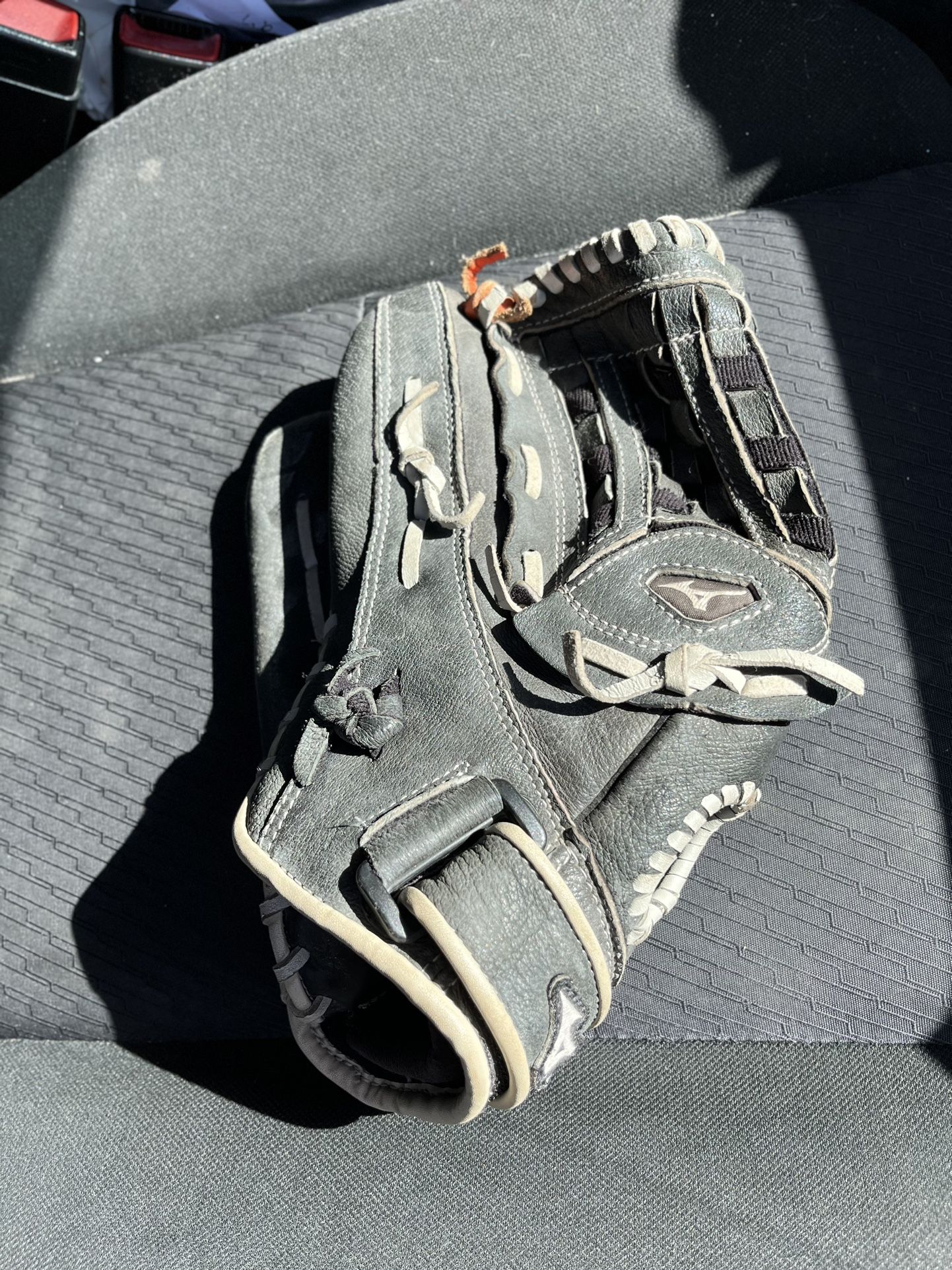 Mizuno Baseball Or Softball Glove 