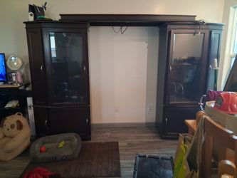 Entertainment center