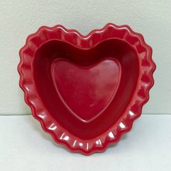 Chantal® Love Heart Shape Freezer Microwave Oven And Dishwasher Safe Ceramic Bakeware Plate