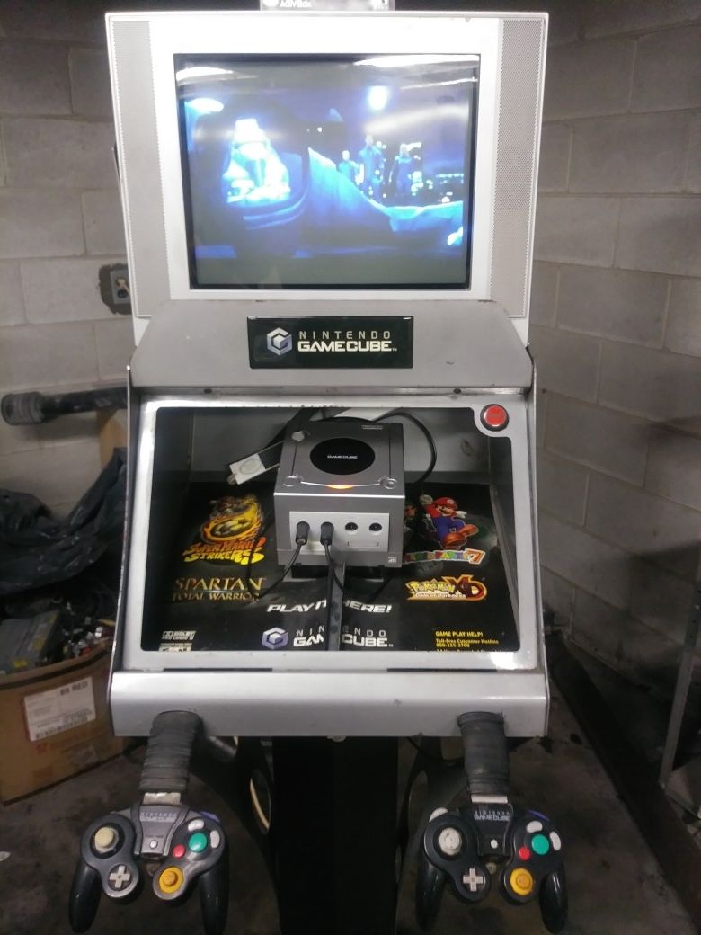 Nintendo GameCube kiosk working rare