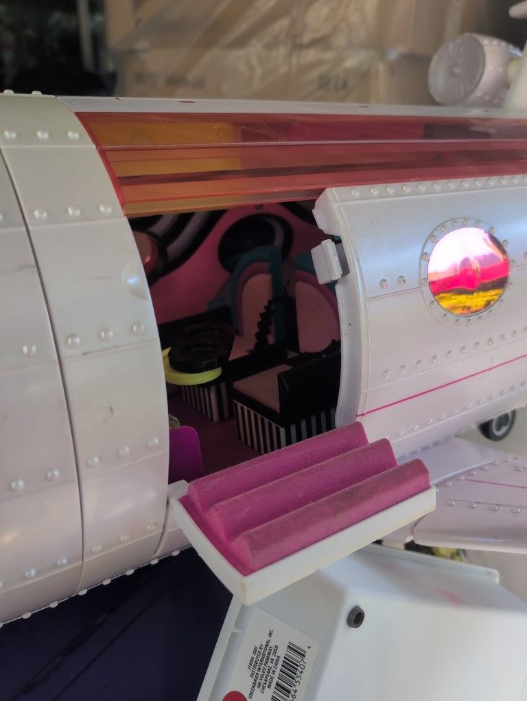 LOL Doll Plane
