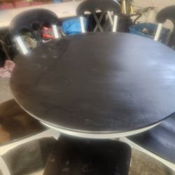 Dining Room Table And 6 Chairs 