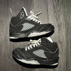 Size 2y (Ps) - Jordan Air Jordan 5 Boys High Top Sneakers Black White Gray 