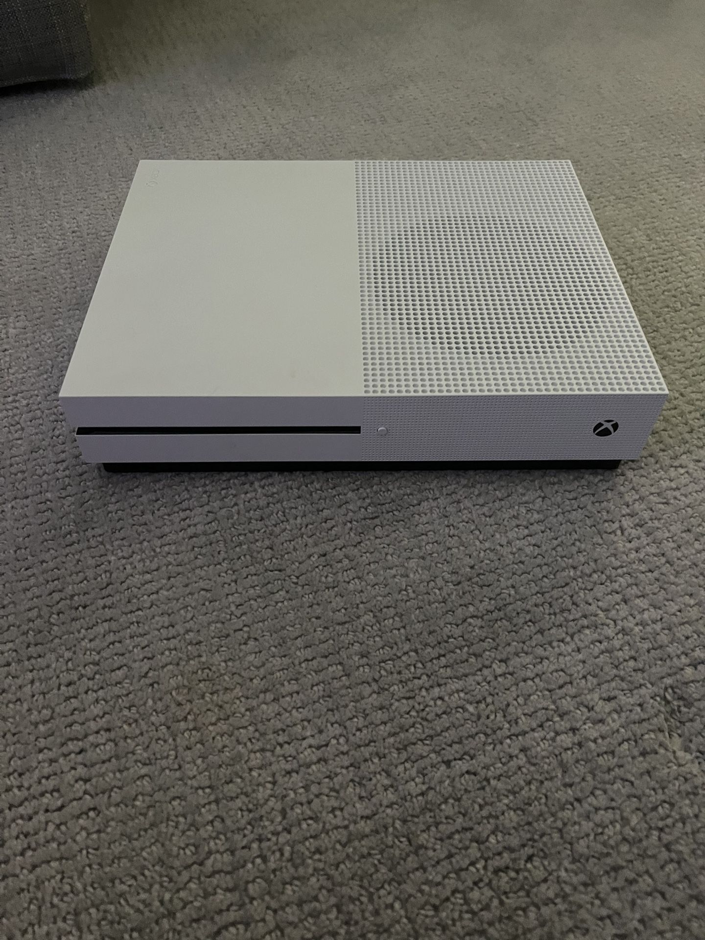 Xbox One S (CONSOLE ONLY)