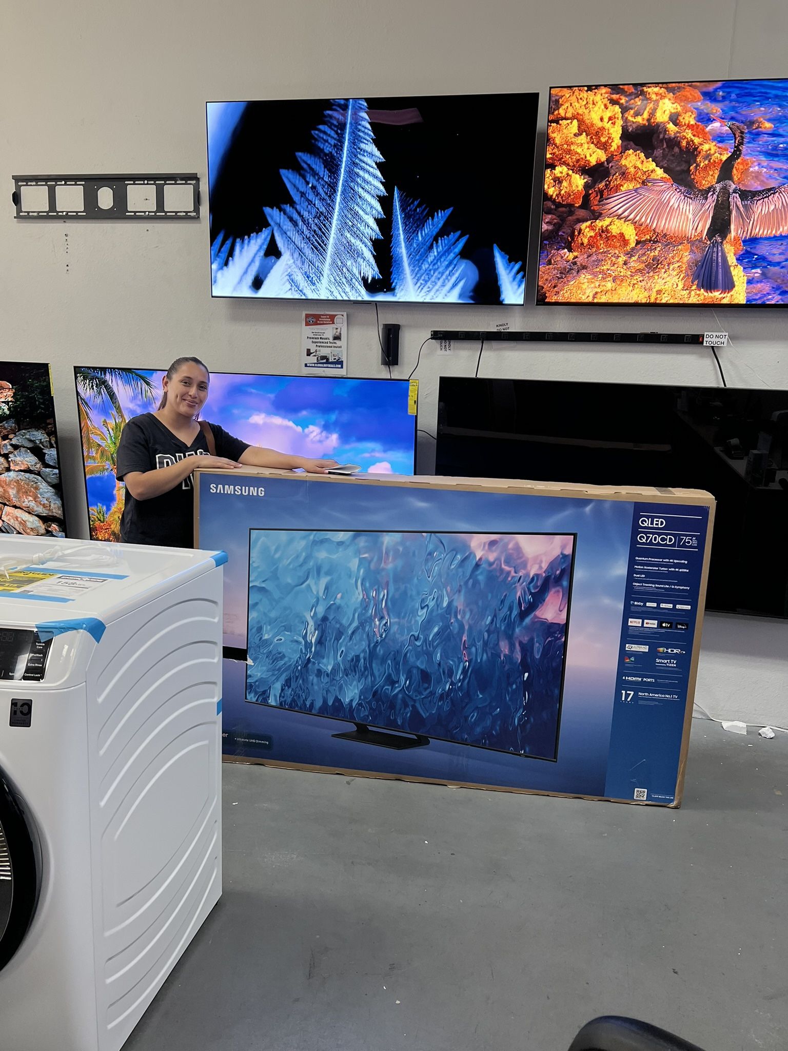 75” SAMSUNG QLED Q70C 4K HDR SMART TV