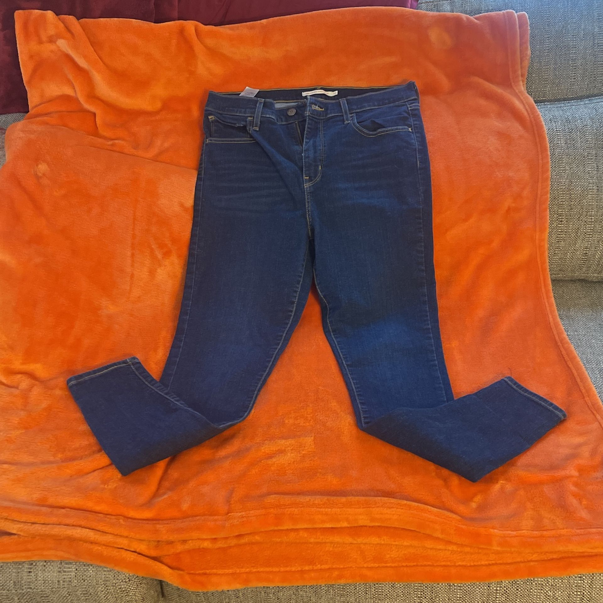 Levi’s High-Rise Super Skinny’s 31/30
