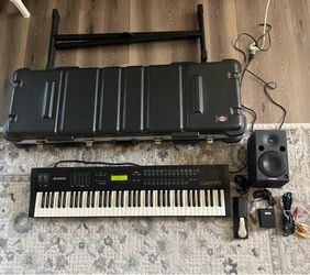 Alesis QS7.1 Synthesizer Keyboard Bundle