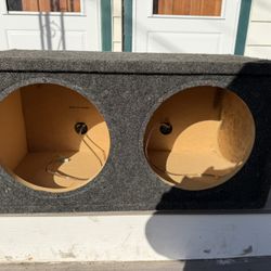 2 12"Sealed Subwoofer box Great shape 