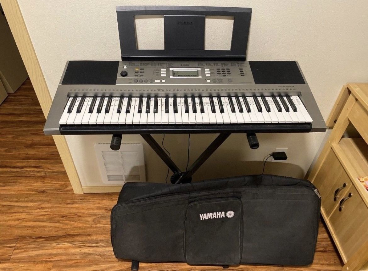 Yamaha PSR E353