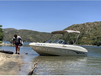 2001 RINKER BOAT