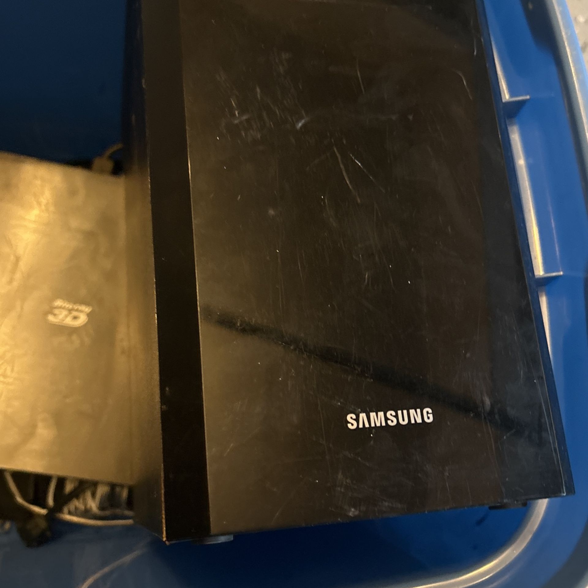 Blue Ray , Speakers And Netgear For WiFi