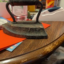 Vintage Cast Iron - Iron 