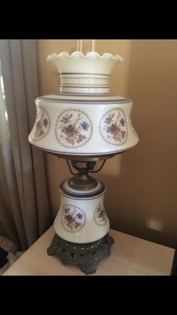 Vintage Quoizel Hurricane lamp 