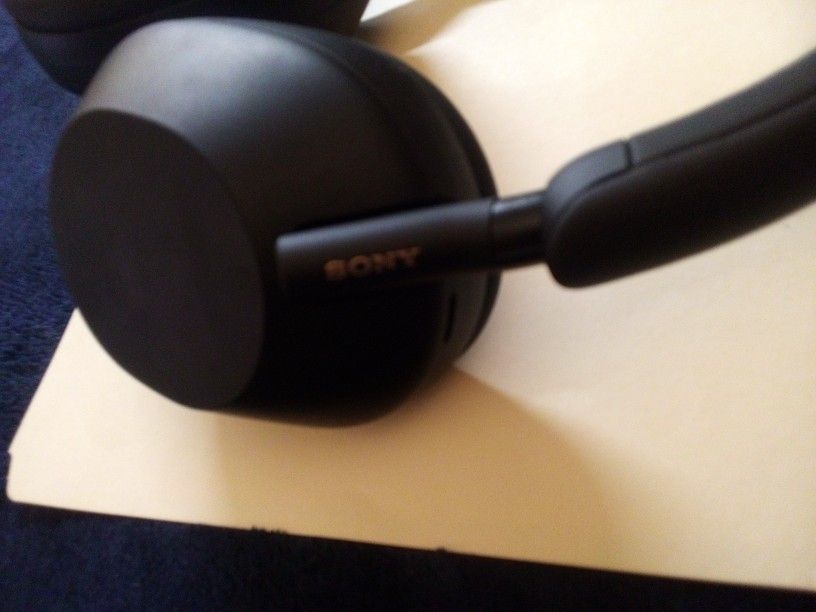 Sony Bluetooth Headphones 🎧