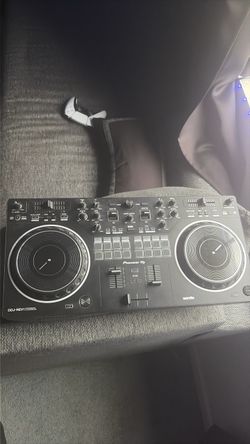 Pioneer Dj board with KrK 6in comes with all cables