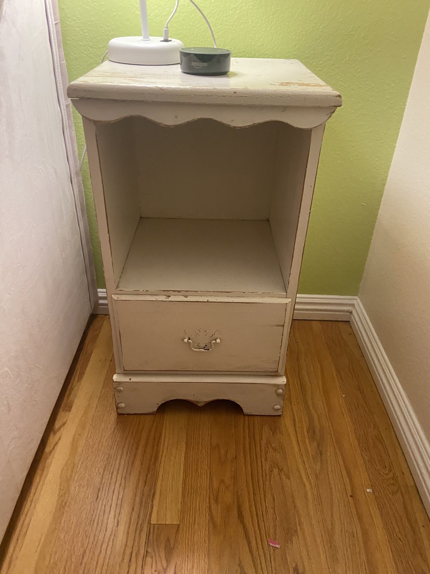 2 Shabby chic End Tables/nightstands