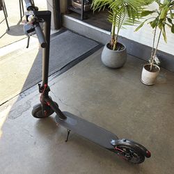 Electric scooter