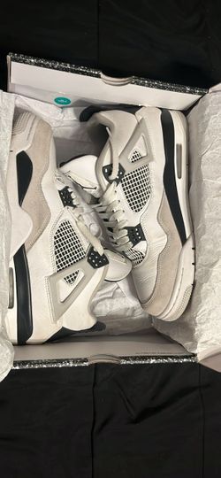 Jordan 4s Military Blacks Size 11.0