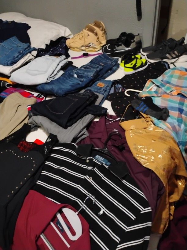 Lots Of Clothing All Name Brand Shoes Purses Fur Coat Rugs And More