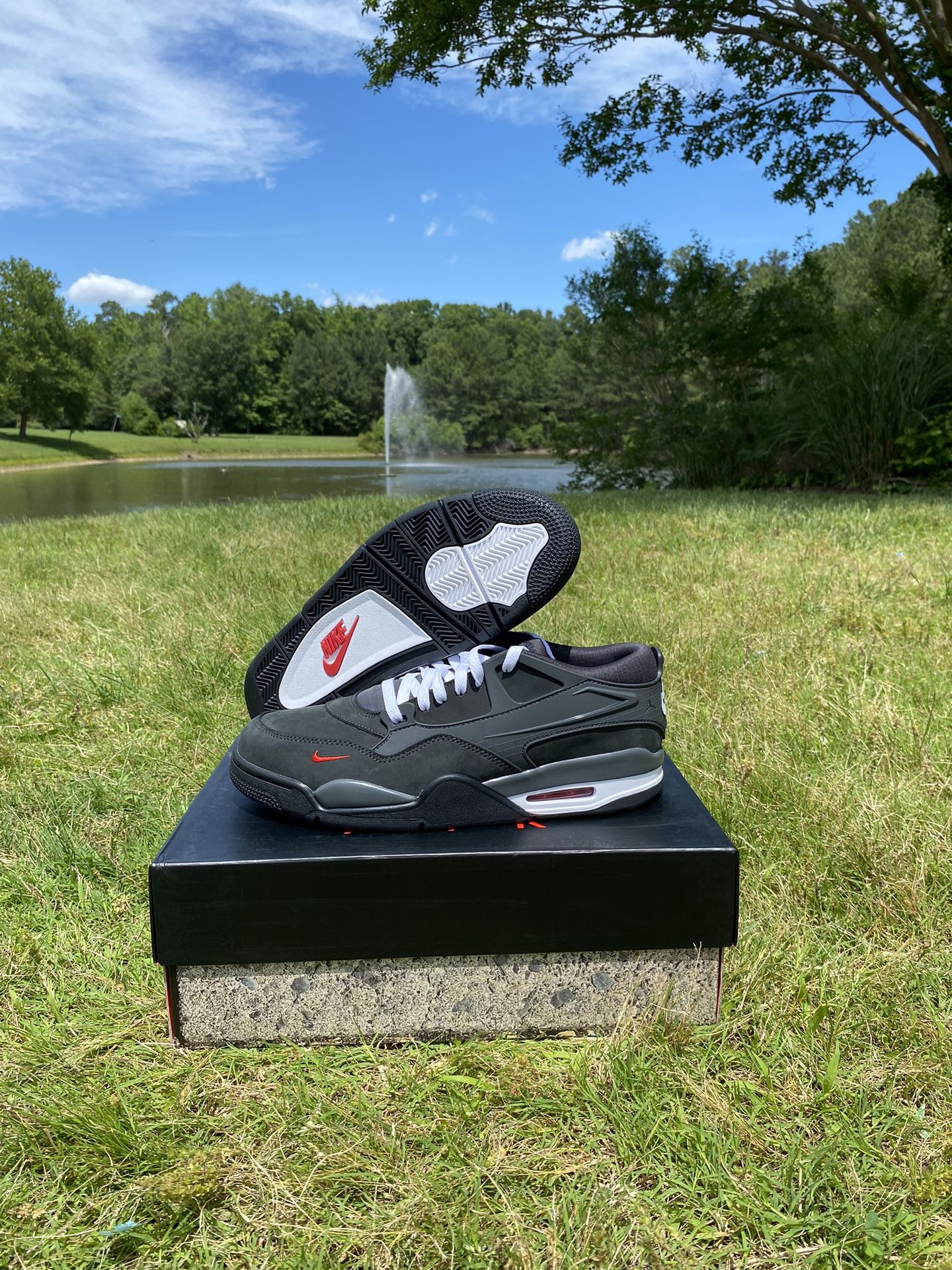 AIR JORDAN 4 LOW RM NIGEL DRIVEWAY GREY