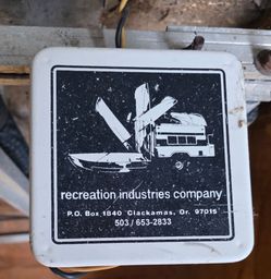 Vintage Eide Electric Boat Loader - Recreation Industries - One Person Roof Loader