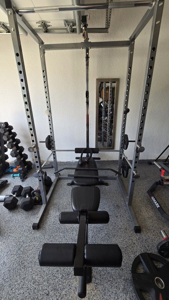 Squat Rack And Bench With Lat Pull And Accesories