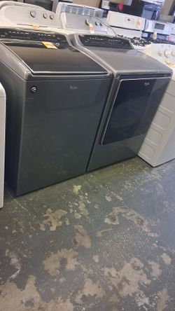 Like new Whirlpool washer and gas dryer set