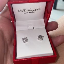 14 KW Diamond Earrings 