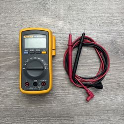 Fluke 111 Multimeter