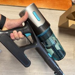 Wireless cordless vacuum cleaner