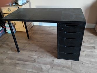 Vanity table