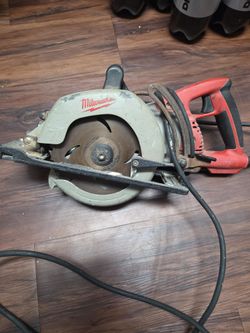 Milwaukee 7 1/4 worm drive saw