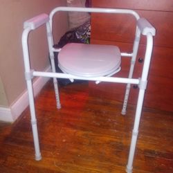 Drive Bedside Commode