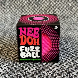 NEEDOH FUZZ BALL PINK