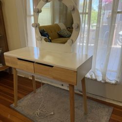 Make Up Vanity