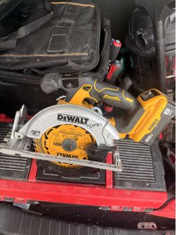 Dewalt battery powered circular saw