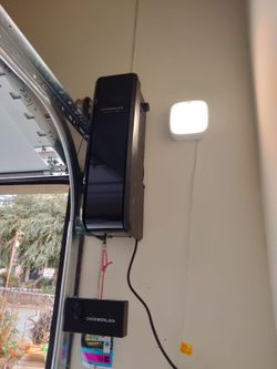 GARAGE DOOR OPENER 