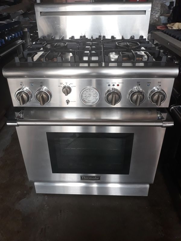 THERMADOR PROFESSIONAL STOVE 30" GAS NATURAL 4 BURNERS for Sale in Hayward, CA OfferUp