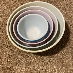 Full Vintage Pyrex Set