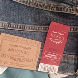 2 Levi's Jeans 