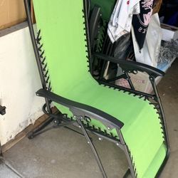 Set of 4 Adjustable Steel Mesh Zero Gravity Lounge Chair Recliners w/Pillows and Cup Holder Trays - Lime Green Some rust  32.5"D x 25"W x 44"H